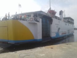 706 Penumpang KM Kirana III diberangkatkan ke Surabaya